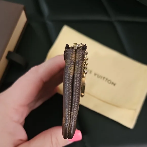 Louis Vuitton Brown Monogram Key Cles - Picture 3 of 13